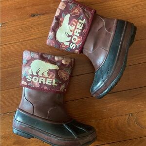 Little girl 13 waterproof Sorel boots